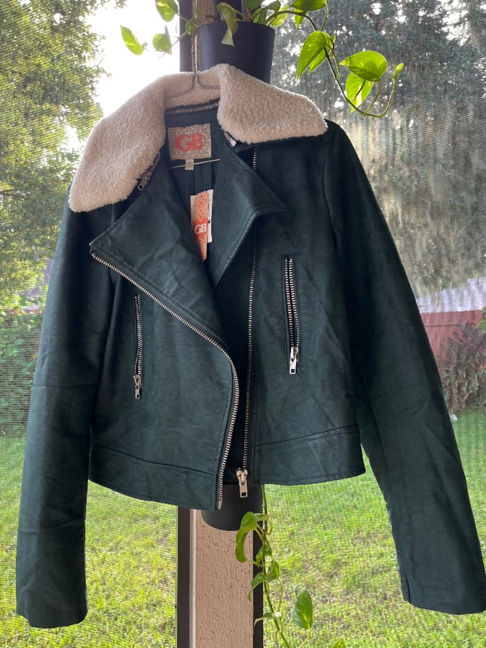 Gianni Bini forest green faux leather moto jacket with cream sherpa sz M